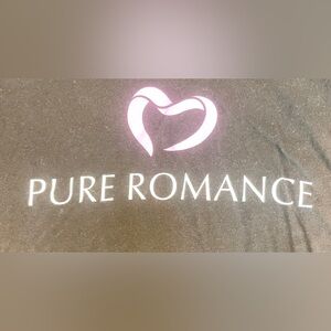 Pure Romance T Shirt Women’s Size Large V Neck Stripes Heart Logo Cotton